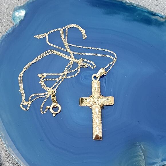 14K Yellow Gold Diamond Cut Cross Pendant Link Necklace - Picture 10 of 13